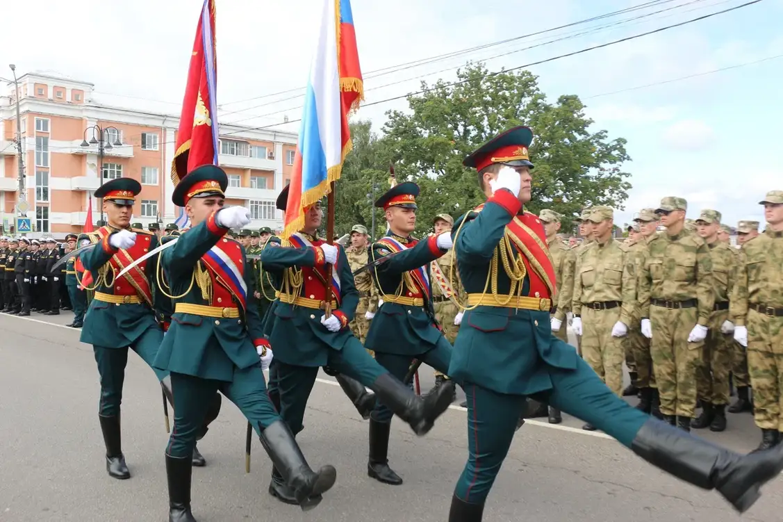 Личный состав Ногинского ордена Жукова спасательного центра МЧС России принял участие в праздничном митинге, посвящённом Дню Богородского округа
