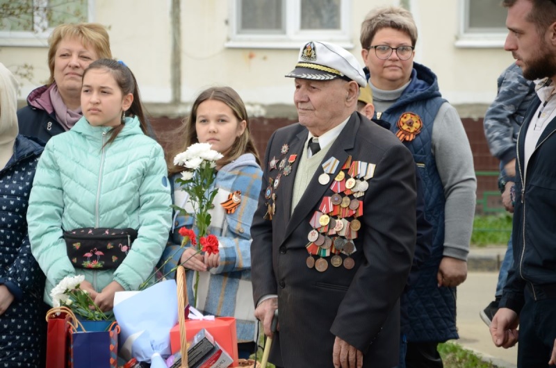 Сотрудники Ногинского СЦ поздравили ветеранов с 77-летием Победы в Великой Отечественной войне