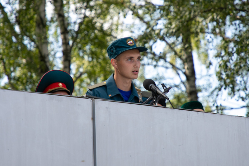 В Ногинском спасательном центре МЧС России молодое пополнение приняло военную присягу.