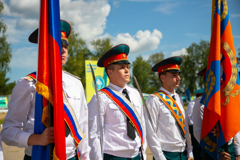 В Ногинском спасательном центре МЧС России молодое пополнение приняло военную присягу.