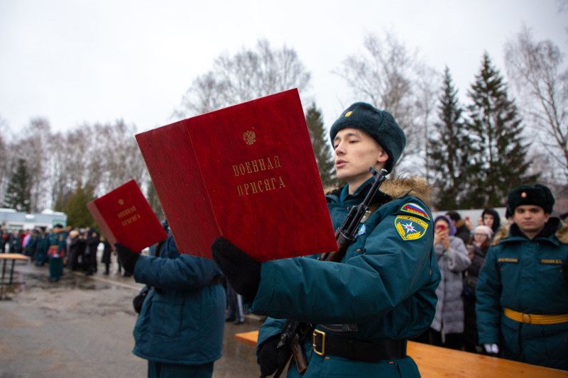 Присягнули на верность родине