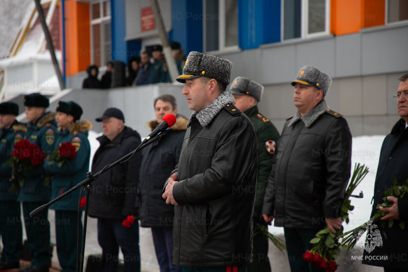 В Ногинском СЦ состоялось открытие мемориальной доски спасателю центра Магомеду Нальгиеву