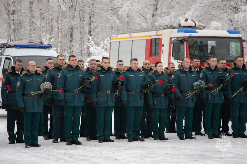 В Ногинском СЦ состоялось открытие мемориальной доски спасателю центра Магомеду Нальгиеву