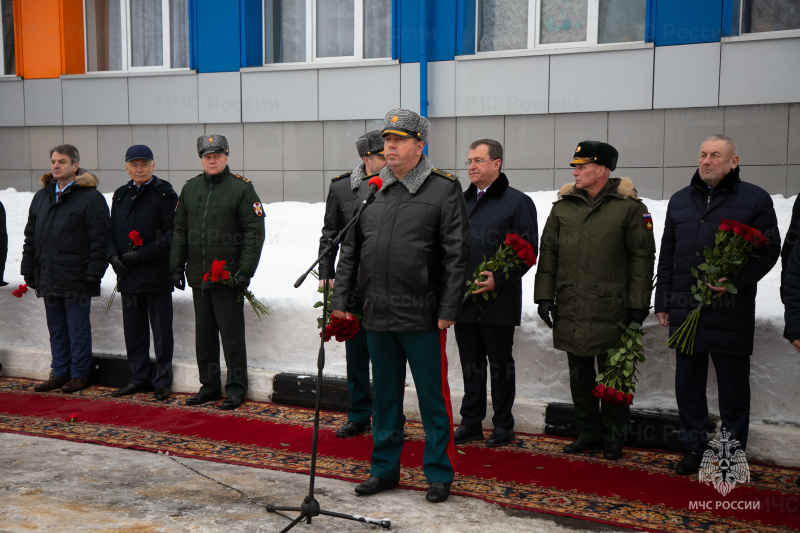 В Ногинском СЦ состоялось открытие мемориальной доски спасателю центра Магомеду Нальгиеву