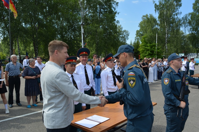 В Ногинском ордена Жукова спасательном центре МЧС России молодое пополнение приняло военную присягу