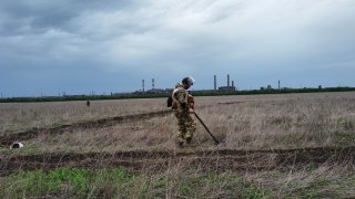 За полгода пиротехники МЧС России обезвредили почти 44 тыс. взрывоопасных предметов