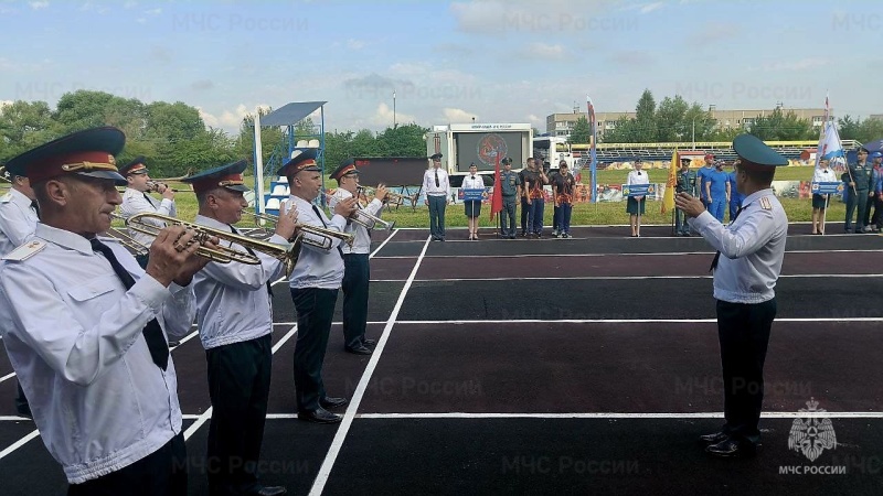 Ансамбль «Спасатель» выступил на церемонии открытия Межрегиональных спортивных соревнований МЧС России.