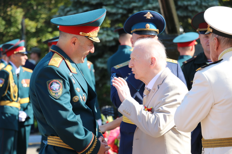 Военнослужащие Ногинского СЦ приняли участие в торжественном митинге, посвященном Дню Богородского округа.