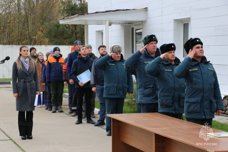 В Ногинском СЦ завершились сертификационные испытания и учебно-тренировочные сборы кинологов МЧС России