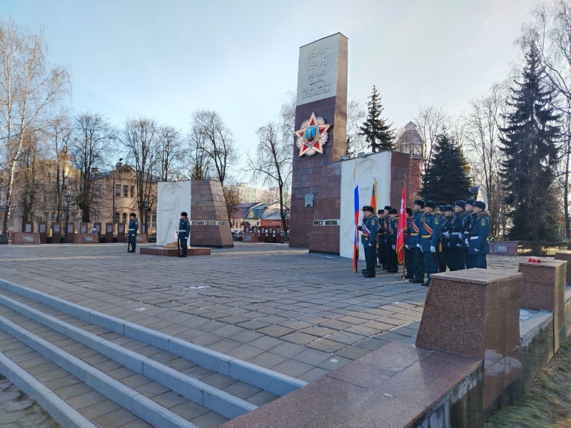 В Ногинске на Площади Победы состоялась церемония возложения цветов, посвящённая 83-й годовщине начала контрнаступления советских войск в Битве под Москвой