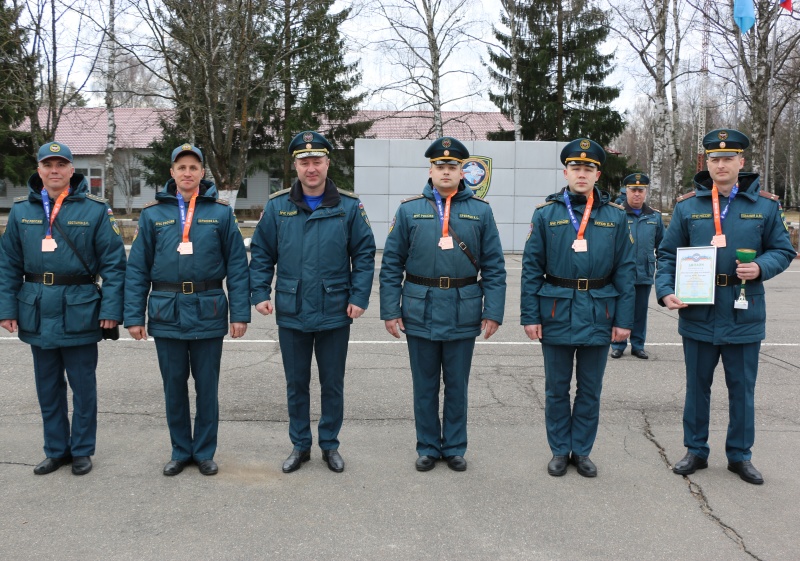 Сборная команда Ногинского СЦ заняла третье место в спартакиаде МЧС России по волейболу