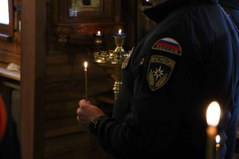 Торжественное построение по случаю отправки пиротехнического расчёта