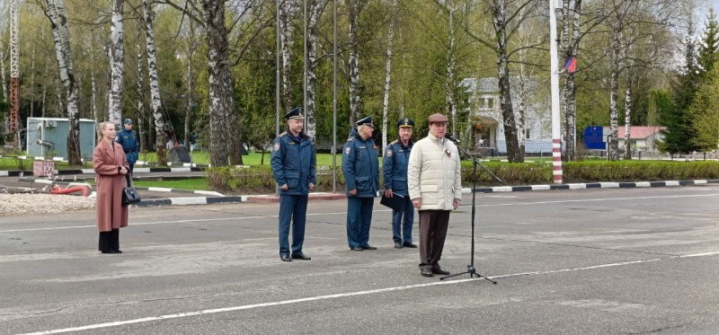 Торжественное построение в честь возвращения пиротехнического расчета Ногинского СЦ
