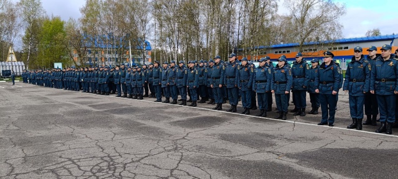 Торжественное построение в честь возвращения пиротехнического расчета Ногинского СЦ