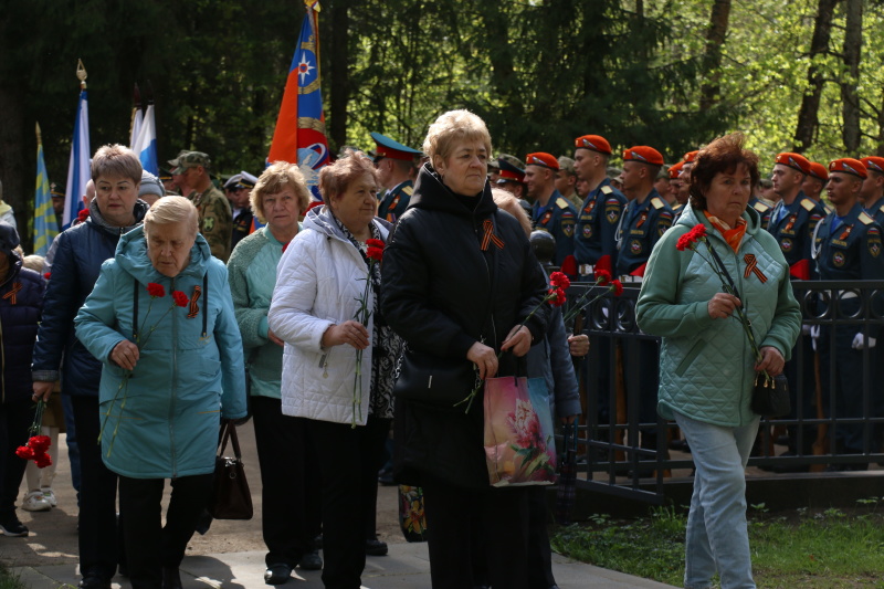 Военнослужащие Ногинского спасательного центра МЧС России приняли участие в проведении торжественного мероприятия, посвященного 80-годовщине Победы в Великой Отечественной войне