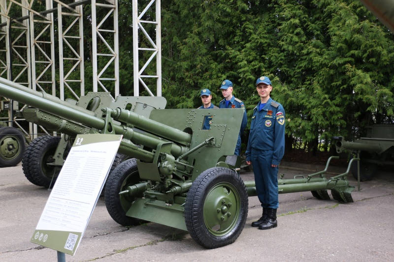 Военнослужащие Ногинского спасательного центра посетили выставку, посвященную истории МПВО в годы Великой Отечественной войны
