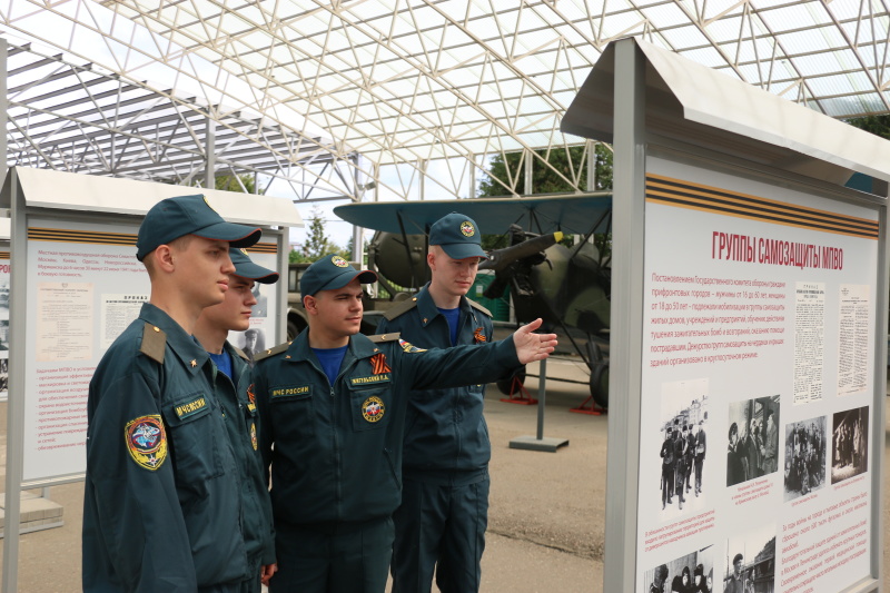 Военнослужащие Ногинского спасательного центра посетили выставку, посвященную истории МПВО в годы Великой Отечественной войны