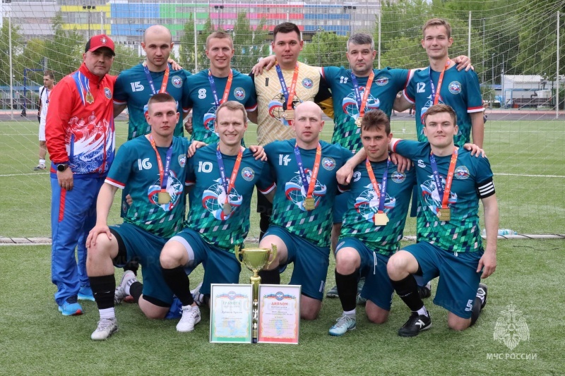 Сборная команда Ногинского спасательного центра стала чемпионом Спартакиады МЧС России 2025 года по мини-футболу