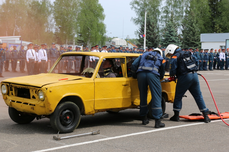 В Ногинском ордена Жукова спасательном центре молодое пополнение приняло военную присягу