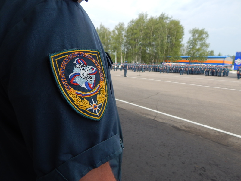 Торжественное построение в честь возвращения пиротехнического расчёта