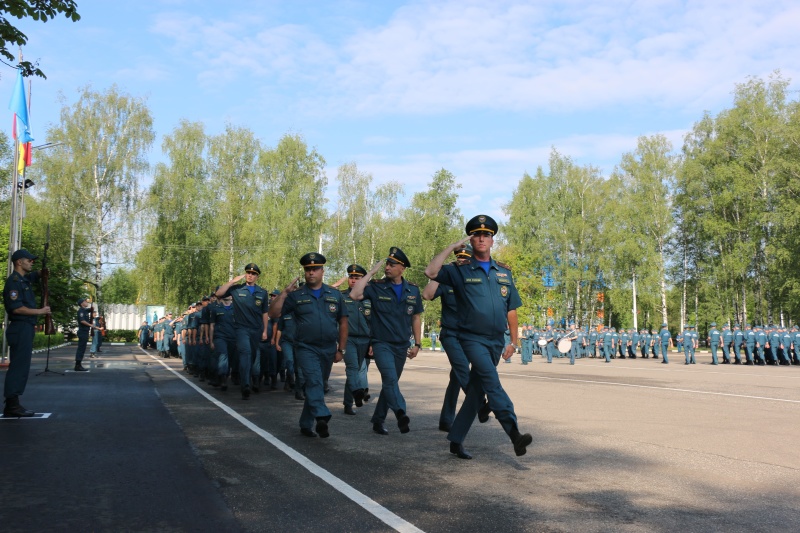В Ногинском спасательном центре прошло торжественное построение в честь возвращения пиротехнического расчёта