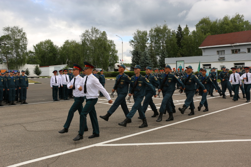 В Ногинском спасательном центре молодое пополнение приняло военную присягу