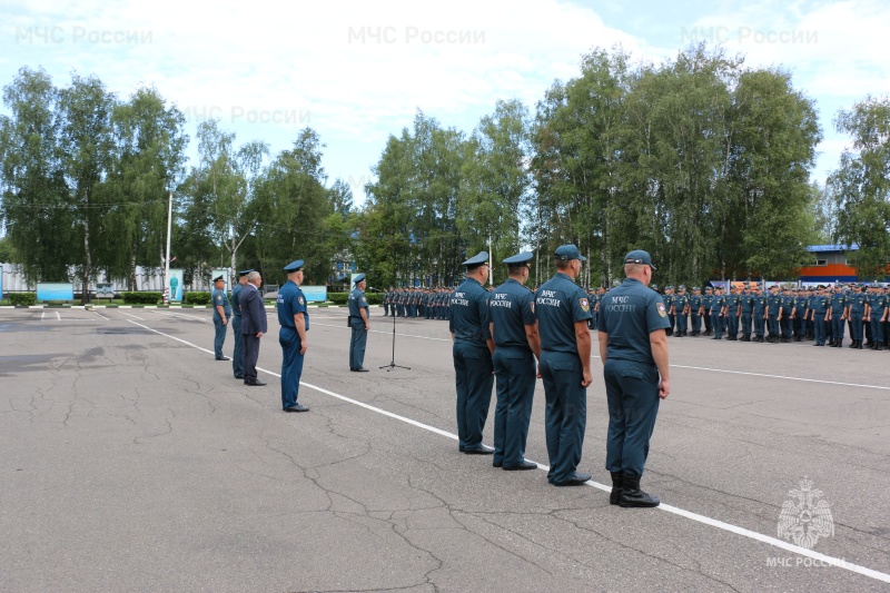 В Ногинском спасательном центре состоялось торжественное мероприятие по случаю отправки пиротехнического расчета в Курскую область