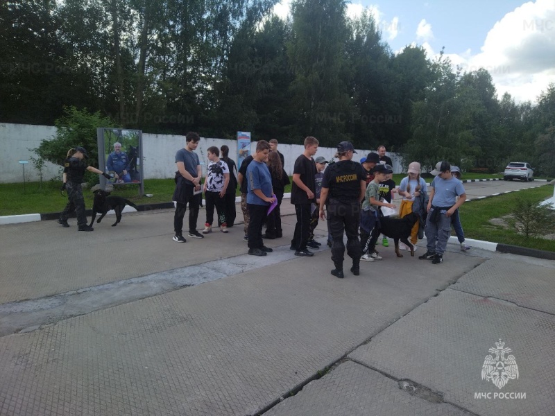 В ФГКУ "Ногинский СЦ МЧС России" проведены военно-патриотические сборы с детьми "Русской общины"