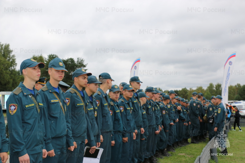 В Ногинском СЦ МЧС России впервые стартовали соревнования по спасательному спорту