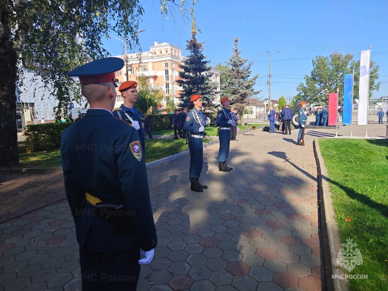 Личный состав Ногинского СЦ МЧС России принял участие в торжественных мероприятиях, приуроченных к 244-ой годовщине Богородского городского округа