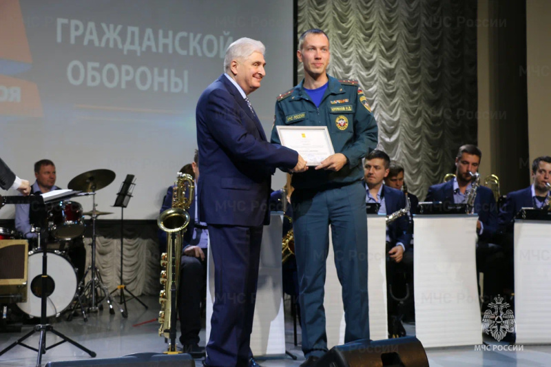 Личный состав Ногинского ордена Жукова спасательного центра МЧС России принял участие в праздничном концерте