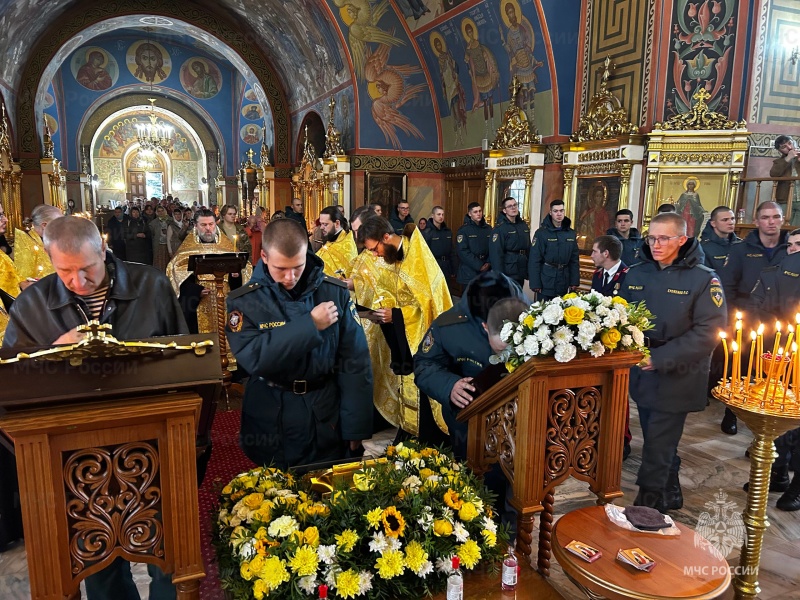 Духовное единение: личный состав Ногинского СЦ поклонился мощам святителя Тихона