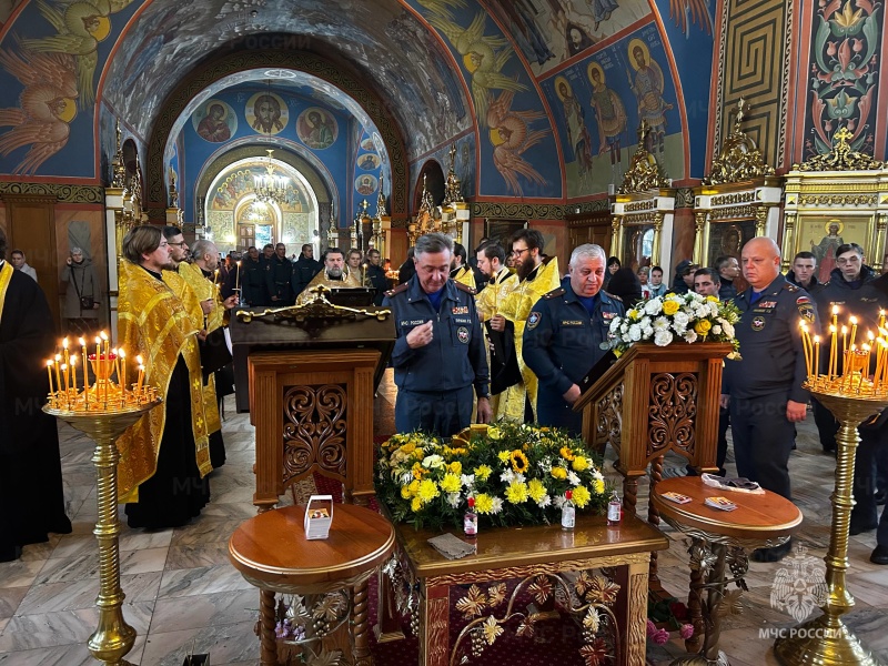 Духовное единение: личный состав Ногинского СЦ поклонился мощам святителя Тихона