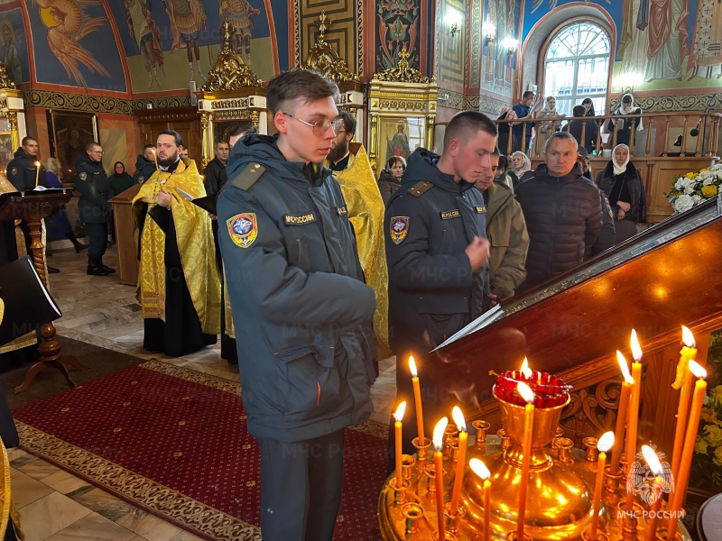 Духовное единение: личный состав Ногинского СЦ поклонился мощам святителя Тихона