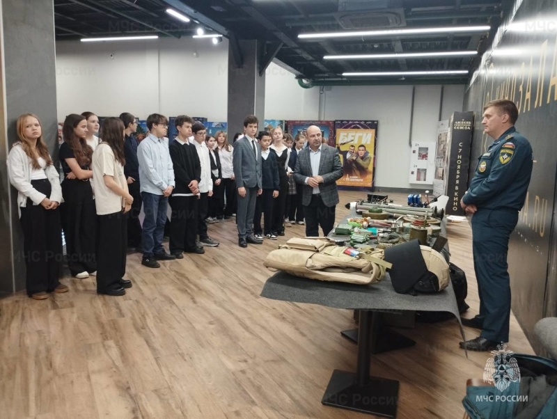 23 октября, в Богородском городском округе, Ногинский ордена Жукова спасательный центр МЧС России участвовал в "Уроке мужества" 23 октября, в Богородском городском округе, Ногинский ордена Жукова спасательный центр МЧС России участвовал в "Уроке мужества"