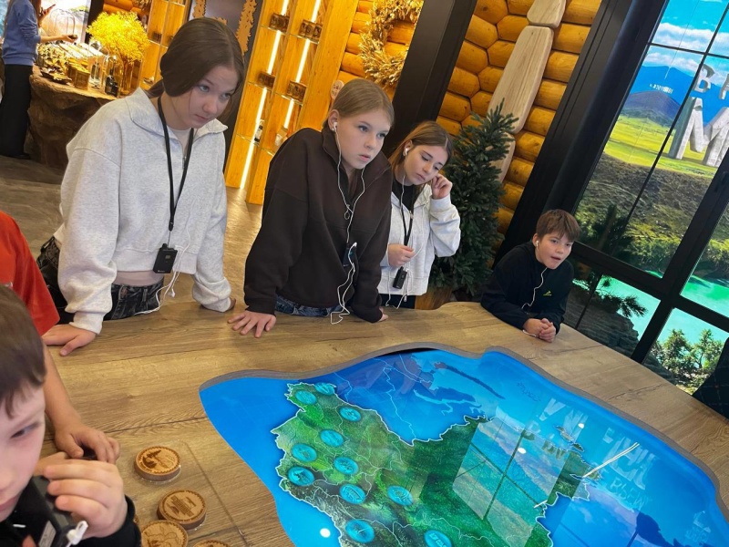 2 ноября военнослужащие и члены их семей посетили выставку "Регион-2030. Платформа Будущего"