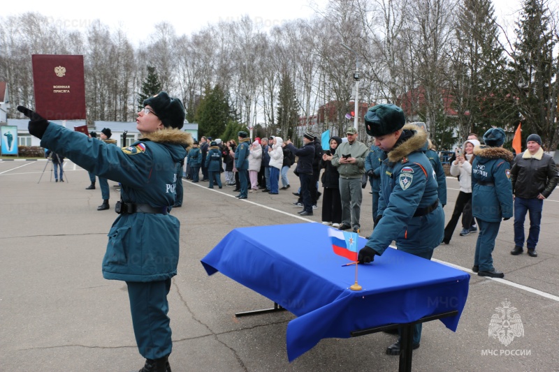 14.11.2025 в Ногинском ордена Жукова спасательном центре МЧС России прошли торжественные мероприятия по случаю принятия военной присяги