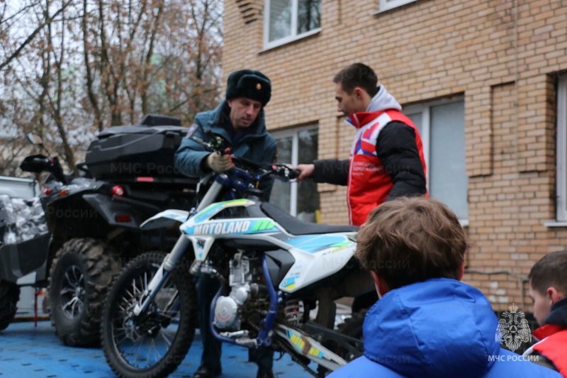 12 декабря силами Ногинского ордена Жукова спасательного центра, была осуществлена доставка гуманитарного груза от Росрезерва и Богородского городского округа