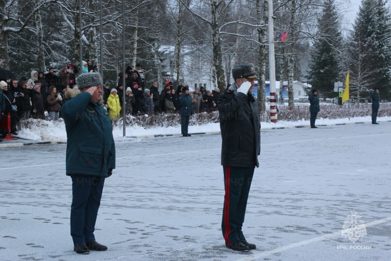 26 декабря в Ногинском ордена Жукова спасательном центре МЧС России состоялись торжественные мероприятия, посвященные 35-й годовщине образования МЧС России и Дню спасателя Российской Федерации