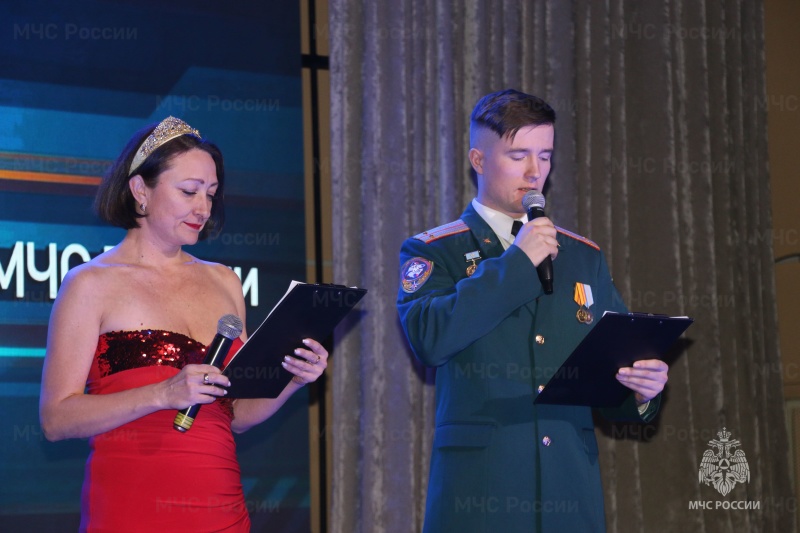 26 декабря в Ногинском ордена Жукова спасательном центре МЧС России состоялись торжественные мероприятия, посвященные 35-й годовщине образования МЧС России и Дню спасателя Российской Федерации