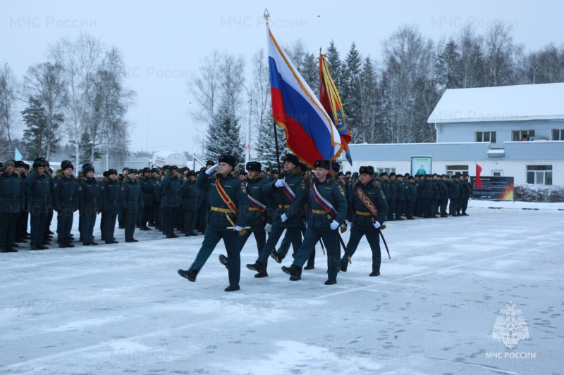 26 декабря в Ногинском ордена Жукова спасательном центре МЧС России состоялись торжественные мероприятия, посвященные 35-й годовщине образования МЧС России и Дню спасателя Российской Федерации