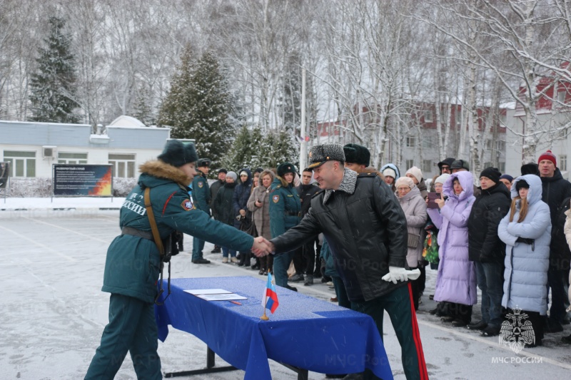 26 декабря в Ногинском ордена Жукова спасательном центре МЧС России состоялись торжественные мероприятия, посвященные 35-й годовщине образования МЧС России и Дню спасателя Российской Федерации