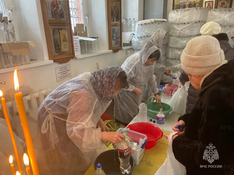 18 и 19 января в Ногинском ордена Жукова спасательном центре прошли крещенские купания, а также их обеспечение на территории Богоявленского собора в городе Ногинск, Пантелимоновского храма в городе Электросталь, деревни Скобельцино.