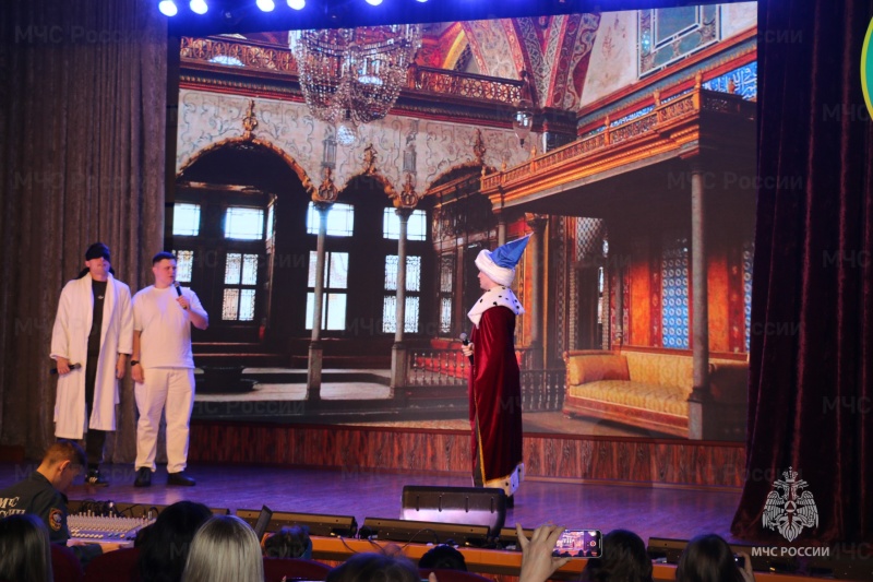 В Ногинском ордена Жукова спасательном центре МЧС России прошел праздничный концерт, приуроченный к Международному женскому Дню