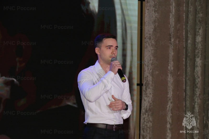 В Ногинском ордена Жукова спасательном центре МЧС России прошел праздничный концерт, приуроченный к Международному женскому Дню