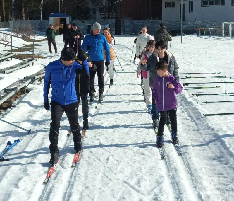Мастер-класс по лыжным гонкам для семей военнослужащих и работников Ногинского ордена Жукова спасательного центра, а также жителей домов офицерского состава