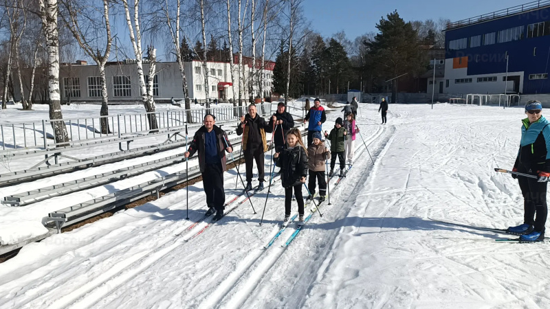 Мастер-класс по лыжным гонкам для семей военнослужащих и работников Ногинского ордена Жукова спасательного центра, а также жителей домов офицерского состава