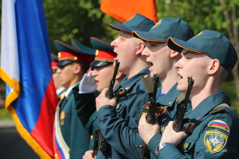 15 мая в Ногинском ордена Жукова спасательном центре МЧС России прошел ритуал принятия военной присяги