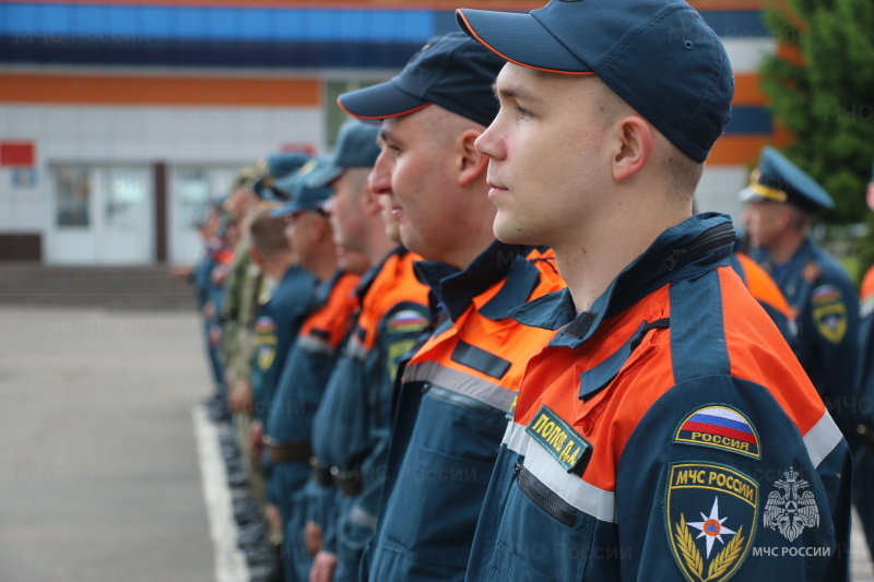 Сила, сплоченность, характер: в Ногинском ордена Жукова спасательном центре прошли соревнования по перетягиванию каната