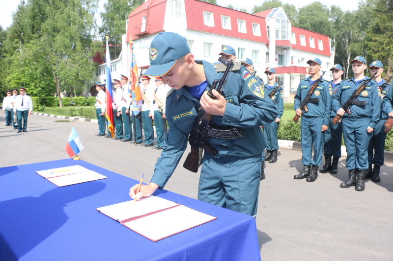10 июля в Ногинском ордена Жукова спасательном центре состоялась торжественная церемония принятия молодым пополнением военной присяги
